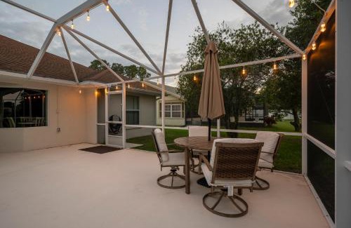 Palm Harbor House | 9863SANDYDRPCHN - Summer Daze