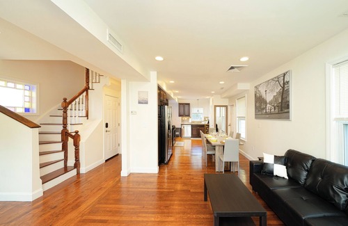 Neponset - Port Norfolk Apartment | 988/2 - 4BR - Boston Cozy Getaway near Geneva Cliffs