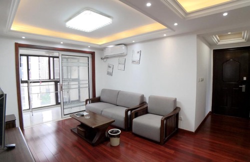 Kunshan Apartment | 98m2高品质景观家庭套亲子房三室二厅 花桥国际博览中心 华东康桥国际学校