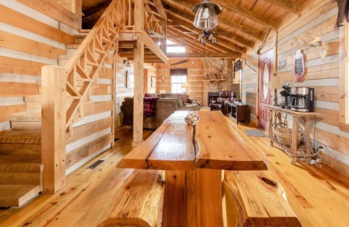 Mentone House | $99 August Mid-Week SALE!Pet+HotTub+New BATH+Cabin-GR8Coffee