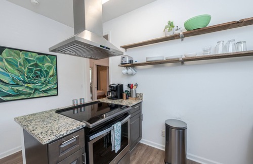 East Ybor Apartment | $99/Night Location! Ybor City Gem Sleeps 6
