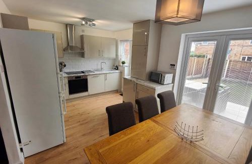 Kiveton Park House | 99 Stoney Bank Drive