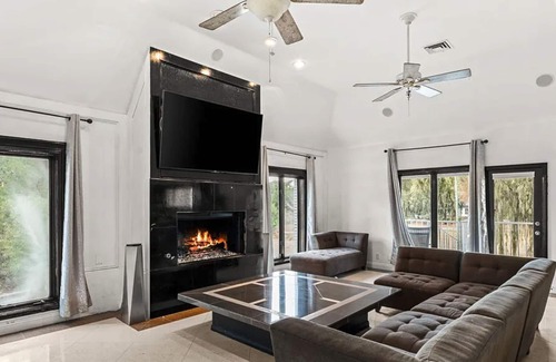 Green Valley North House | 9Bd/9Ba Mansion on Golf Course-Amazing retreat estate