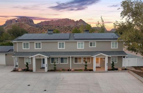 Hildale House | 9BR 6BA Amenity Filled with Pool, Sauna, Ping Pong, Game Room and More