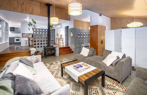 Martinborough House | 9M · Family Retreat, Martinborough