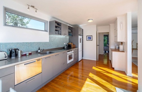 Martinborough House | 9M · Family Retreat, Martinborough
