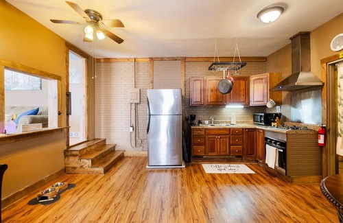 Wilmington Apartment | 9min‣Beach 10min‣Airport Pets Ok Patio Yard