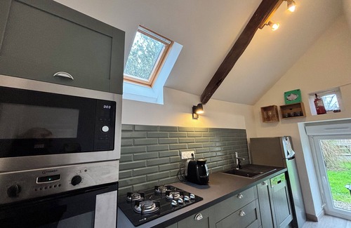 Henansal Cottage | A 1 bedroom cottage that sleeps up to 4 with heated covered pool