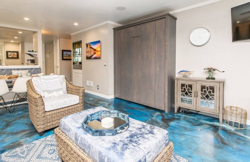 Townsite House | A-15 Ocean Chic Condo | Steps to the Sand | Pool Spa