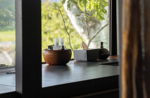 Isumi House | A 1LDK rental villa with a boatlike appearance overlooking the Isumi River/Isumi Chiba