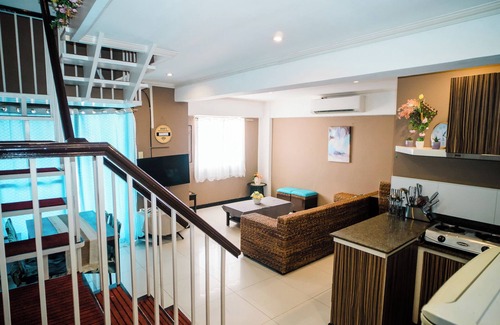 Mactan Export Processing Zone Condo | A 2-bedroom condo w/2 king-sized bed and spacious living room near to Airport.