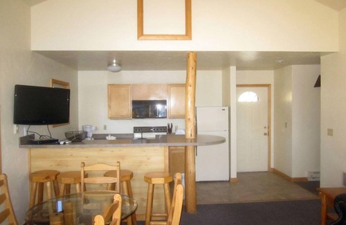 St. Mary Cottage | A 2 bedroom Cottage with breathtaking views of Glacier National Park