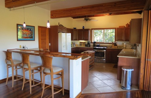 Honaunau-Napoopoo House | A 2-Minute Walk to K Bay & the Beach! Free Coffee-Mango Farm Tour for Guests!