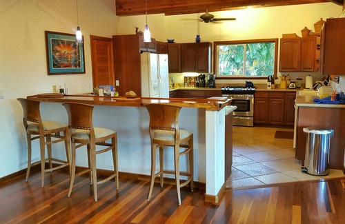 Honaunau-Napoopoo House | A 2-Minute Walk to K Bay & the Beach! Free Coffee-Mango Farm Tour for Guests!