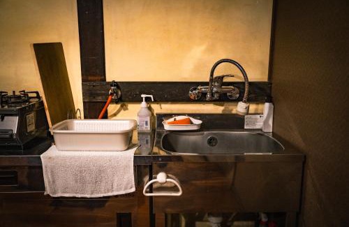 Higashikagawa House | A 270-year-old soy sauce maker and a 100-year-old house collaborate to create Kamebishi-tei