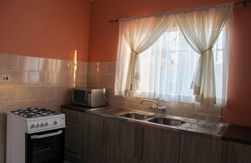 Bulawayo House | A 3 bed sanctuary for peace and relaxation.​