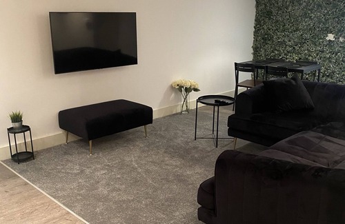 Cheadle House | A 3 Bedroom Townhouse in Cheadle