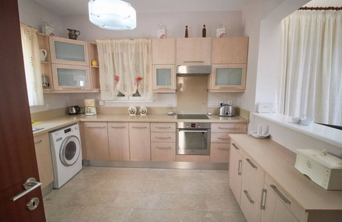 Pegeia House | A 3 bedroom villa close to the beach and Coral Bay high street.