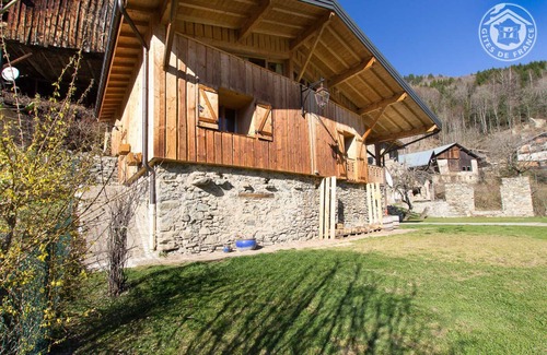 Montendry House | A 30km D'albertville et à 40km de Chambéry, Dominant le Val Gelon, Petite Vallée Située Entre le Par