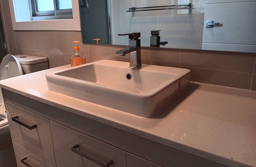 Jacka House | A 5-bedroom spacious family friend house is near to all amenities.