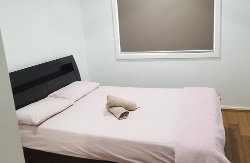 Jacka House | A 5-bedroom spacious family friend house is near to all amenities.