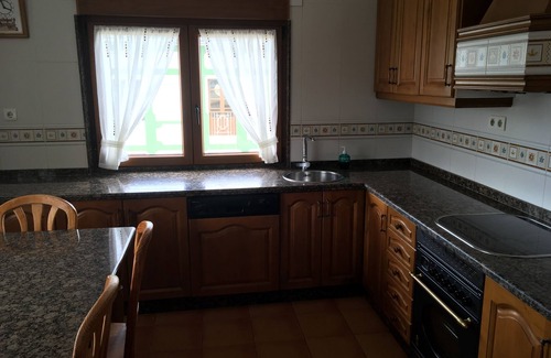Canero Apartment | A 5 Minutos de Luarca .ideal Para Familias. Sala de Juegos