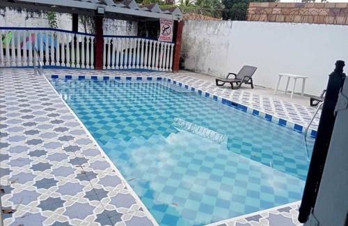 Melgar House | A 5 minutos del parque principal de melgar. Piscina 24 Horas.