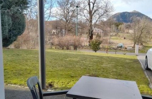 Laschamps Apartment | A 5 mns du Puy de Dôme avec Vue imprenable Studio rez de jardin 24m2 neuf à Laschamps