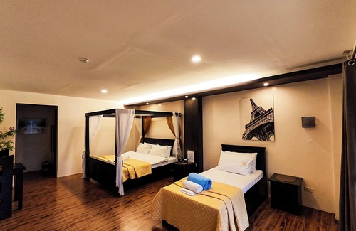 Amadeo Hotel | A&A Garden Suites