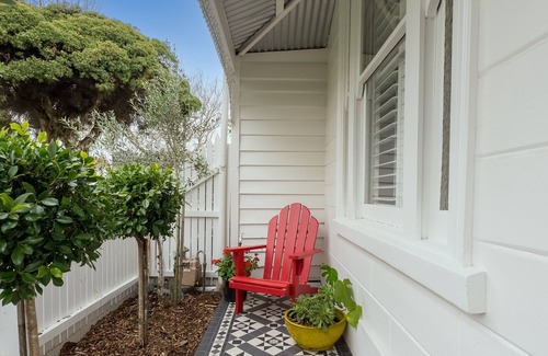 Albert Park Apartment | A+ Albert Park. Bayside Brilliance. Sleeps 4. GRHM