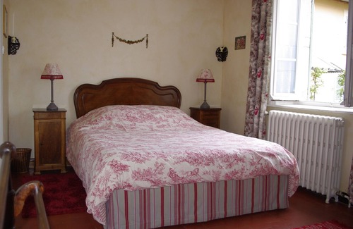 Saint-Etienne-des-Oullieres Other | A Beaujolais winemaker's house + vineyard, a/c, exclusive use of heated pool