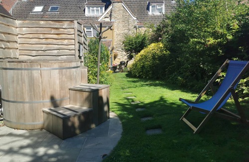 Sherborne Cottage | A babbacombe & sherborne that sleeps 6 guests in 3 bedrooms