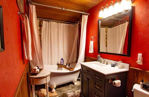 Fredericksburg Bed & Breakfast | A Barn At The Quarry