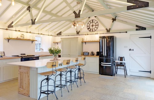 Westbourne Cottage | A barn conversion that sleeps 12 guests in 6 bedrooms