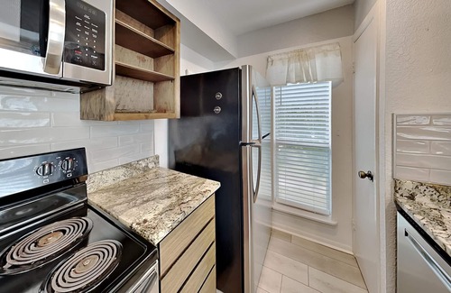 Sailhouse Condo | A Bay From It All | Access to Pool + Lighted Pier & Racquet Courts