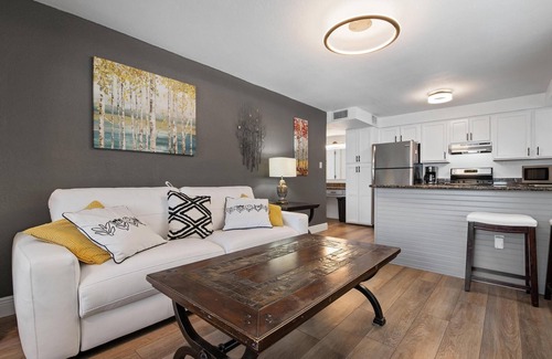 Nokomis Hotel | A Beach Retreat