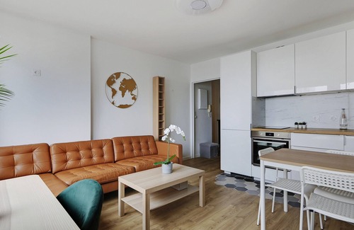 Plaisance Apartment | A Beautiful 1/2-BR in Montparnasse with a panoramic view on Paris