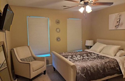 Montpelier House | A beautiful 4bedroom/2.5 bathroom home in a quiet area of Laurel.