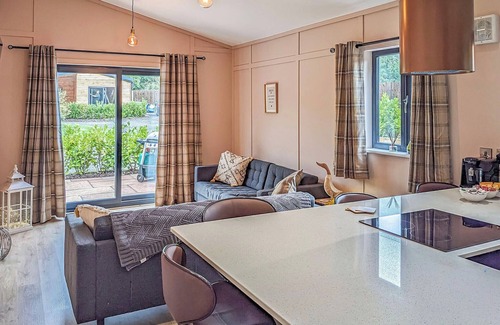 Chirk Bank Ski Chalet | A beautiful bespoke lodge perfect for a family escape with pets.
