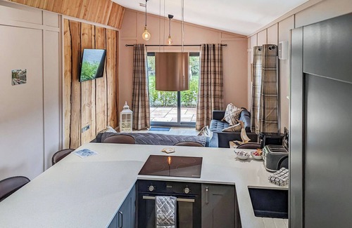 Chirk Bank Ski Chalet | A beautiful bespoke lodge perfect for a family escape with pets.