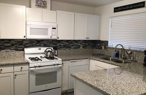 Bullhead City House | A Beautiful Colorado River Retreat