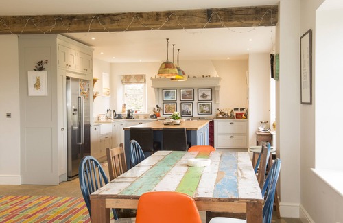 Aldsworth House | A beautiful Cotswolds home set in 3 acres. 4 bedrooms, plus a 1 bedroom annexe.