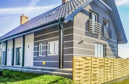 Wejherowo House | A beautiful holiday home in the picturesque village of Zbychowo, in a landscaped park.