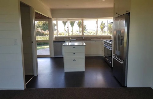 Paparoa House | A beautiful home away from home, set ina rural and natural harbour setting.