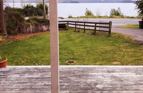 Rotoma House | A beautiful home away from home on the lake
