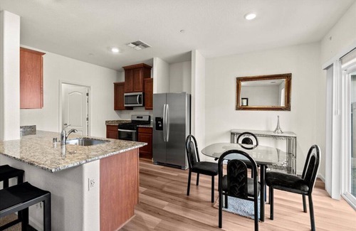 Stockton House | A beautiful home located close to the Lodi Wineries.