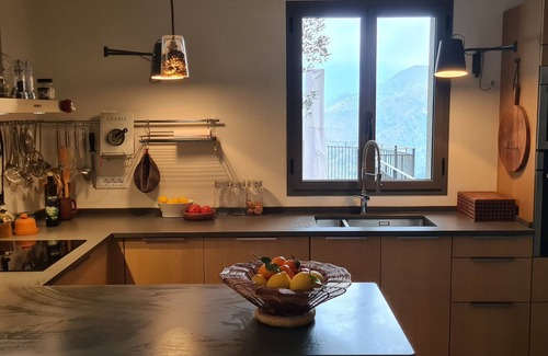 Dolceacqua House | A beautiful house, a private pool and a view to dream of