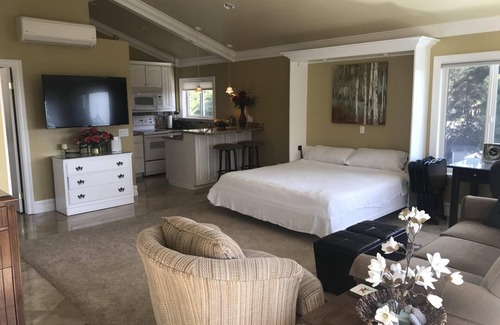 North Tustin House | A beautiful inn cabin in the North Tustin Hills