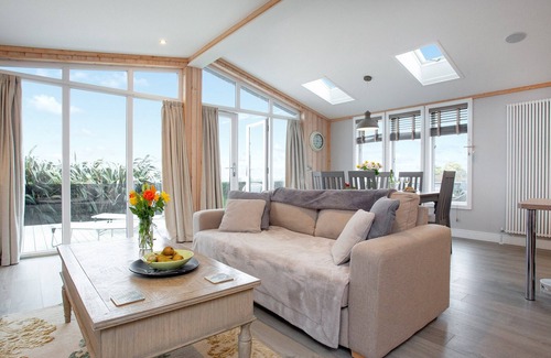 Truro Cottage | A beautiful lodge, nestled tranquilly within a well-regarded park in North Cornwall.