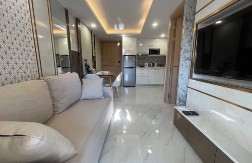 Central Pattaya Apartment | A beautiful pool view apartment